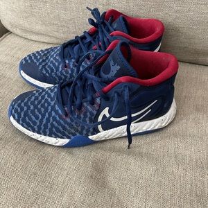 Nike boy shoes. Size 4.5